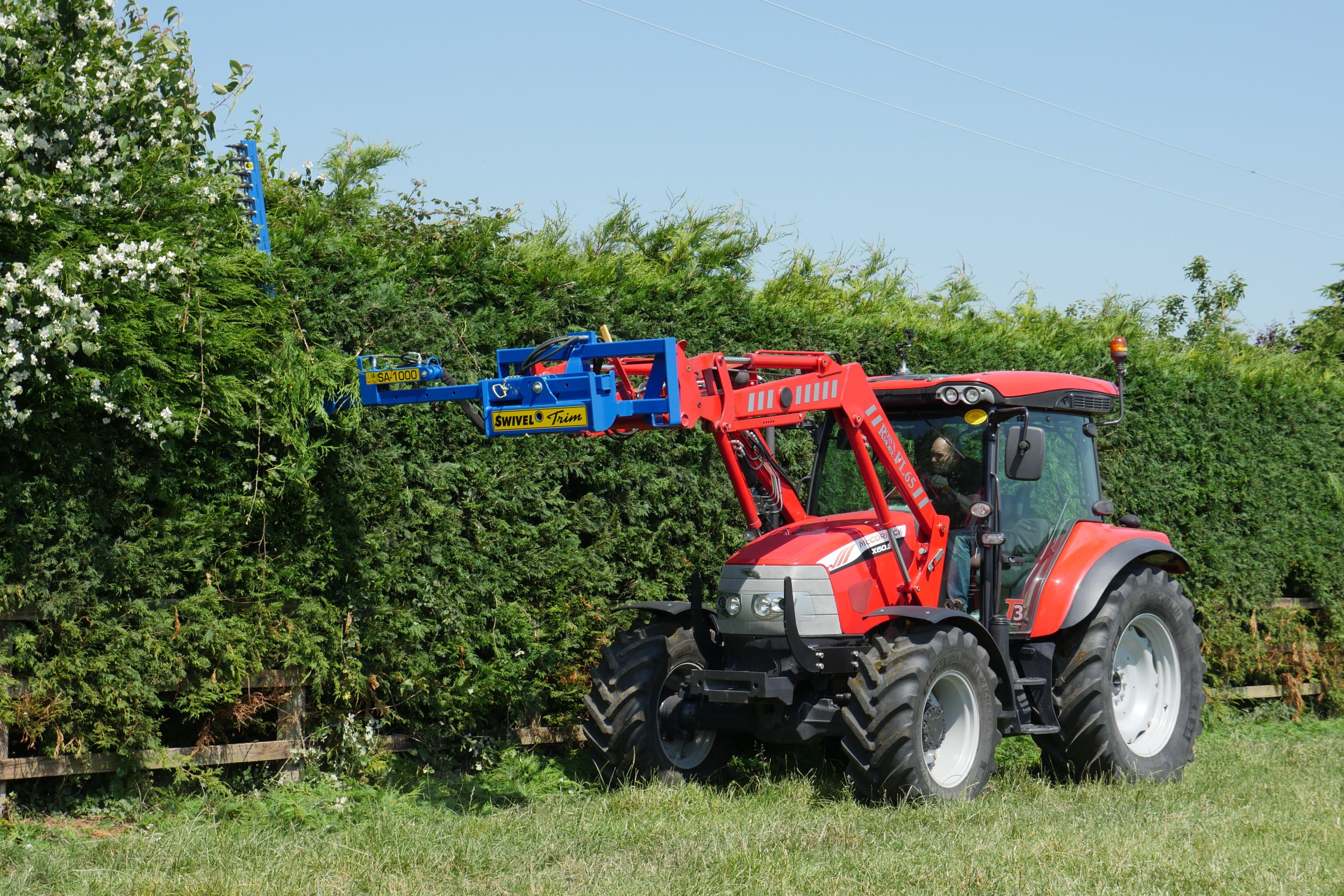 TAILLE HAIE SUR TRACTEUR 